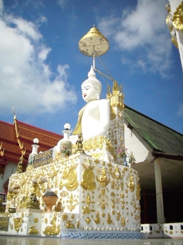 This is the beautiful Buddha statue at wat suan manee sap next to the chapel