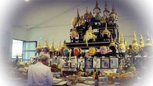 Wai Kroo Lersi 108 - proper ceremony according to the Ministry of Arts and Culture