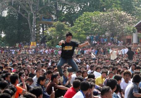 A devotee of Hlwong Phor Phern springs in trance at the 2007 Wai kroo master Day ceremony