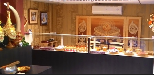 Samnak Sak Yant Ajarn Jiak Po Dam Counter